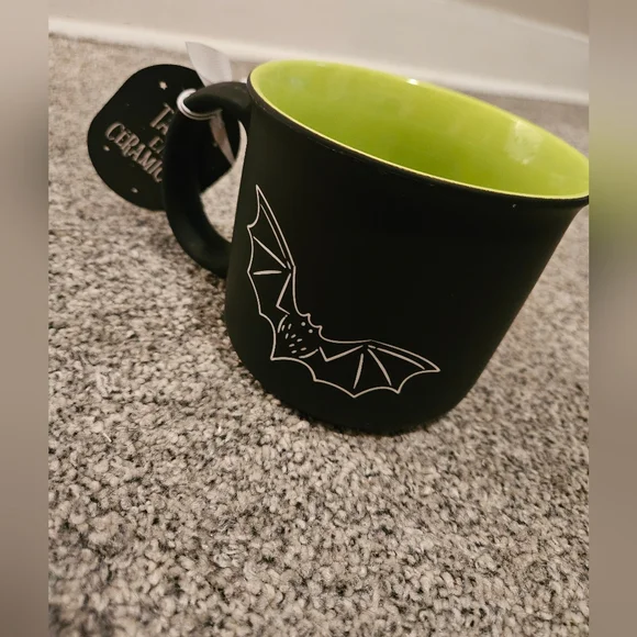 Creature of the Night Mug Black & Green - Picture 2 of 3